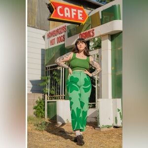 Big Bud Press work pants in clover